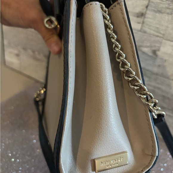 Kate Spade Mayfair Mini Tullie Bow Leather Crossbody Beige w/ Black Trim - Picture 6 of 11